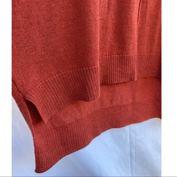 Leith Oversized V-neck Rust Sweater - Picture 3 of 10